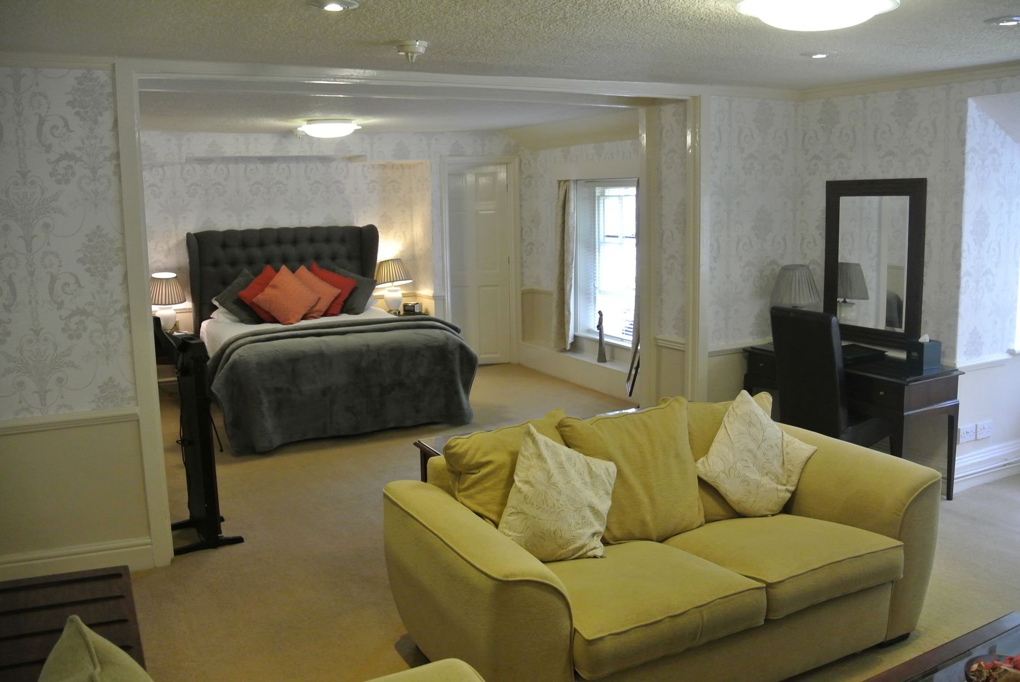 Crown Wetheral Hotel